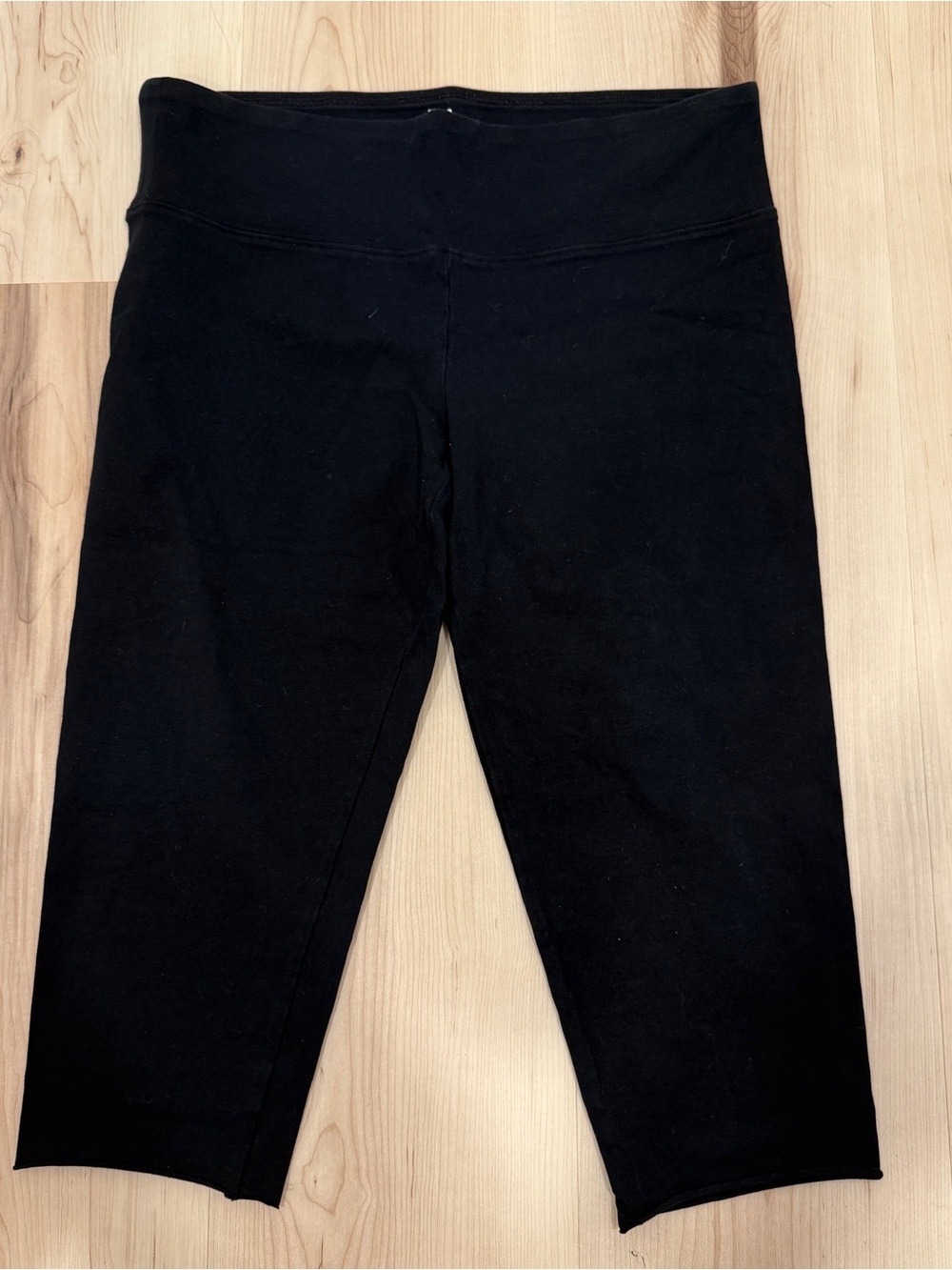 Aritzia TNA Capri Leggings Size M